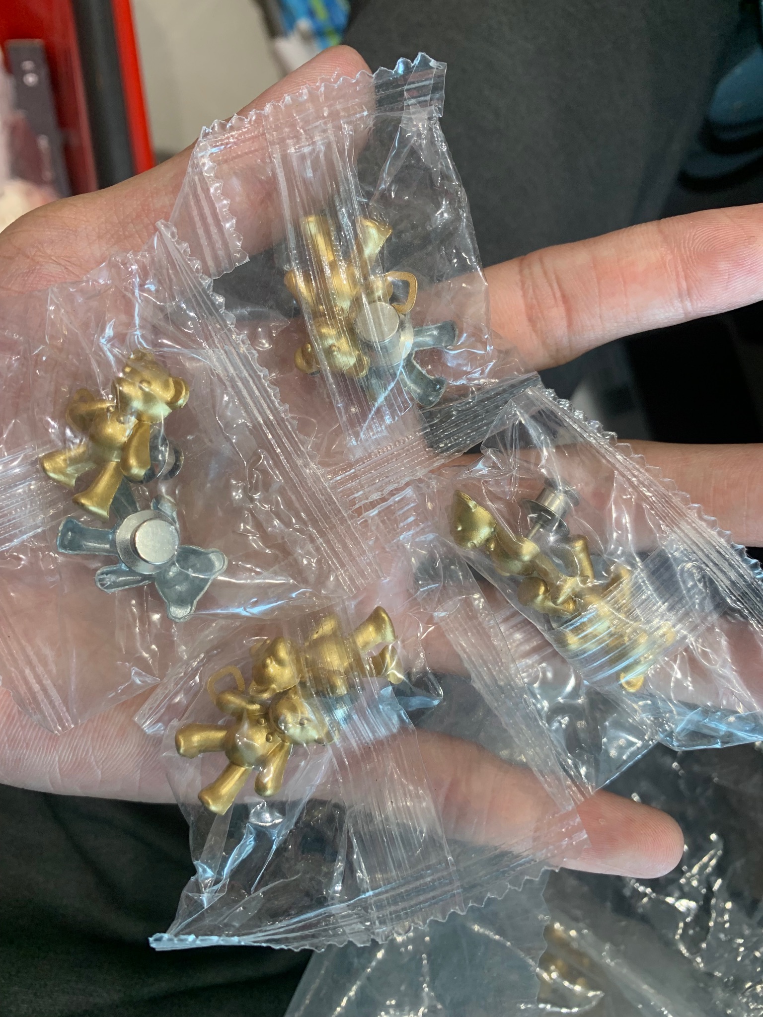 20241210_Q0JbPsek4R Ghim đai quần - Image 1